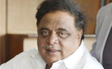 K’taka assembly: Now, Ambareesh, S S Mallikarjuna caught watching video